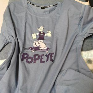 T-Shirts have short sleeves  loose sleeves XL